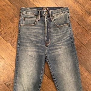 Abercrombie super high waist skinny jeans 26 NWOT